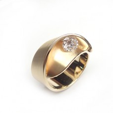 GEELGOUDEN CARDILLAC RING MET 0.20CRT VVS W