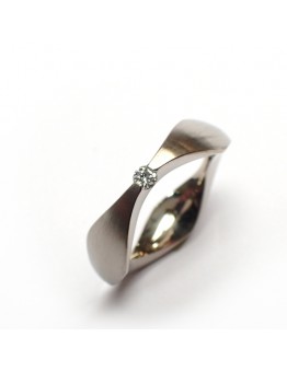 GEELGOUDEN CARDILLAC RING MET 0.05CRT VVS W